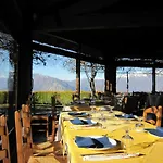 In Intra With And Mountain Views بيت للعطل