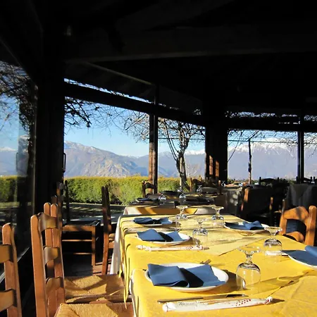 In Intra With And Mountain Views Vakantiehuis