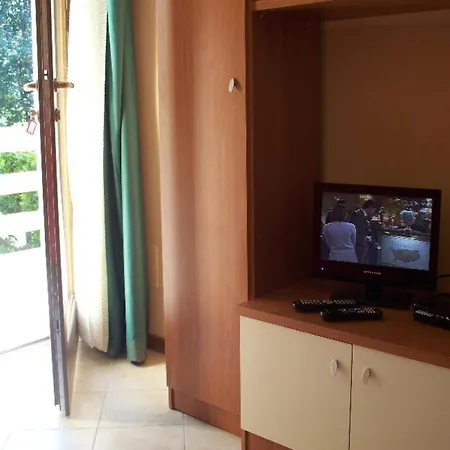 In Intra With And Mountain Views *