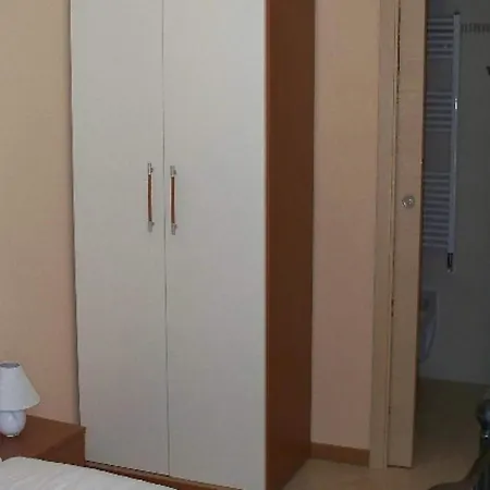 Hébergement de vacances In Intra With And Mountain Views