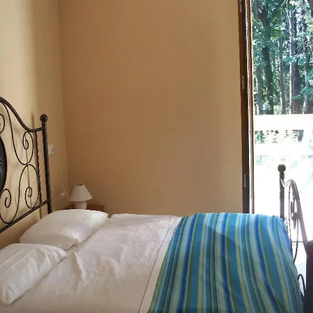 Hébergement de vacances In Intra With And Mountain Views *