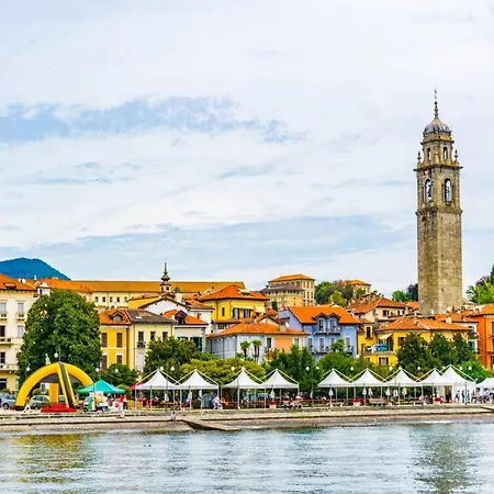 In Intra With And Mountain Views *