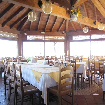 In Intra With And Mountain Views Hébergement de vacances