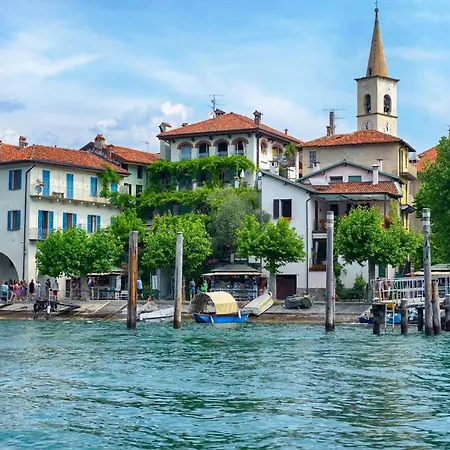 In Intra With And Mountain Views Hébergement de vacances *