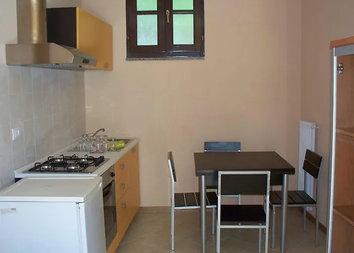 In Intra With And Mountain Views Feriehus