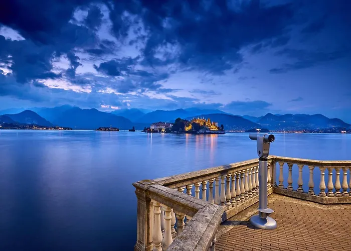 In Intra With And Mountain Views *